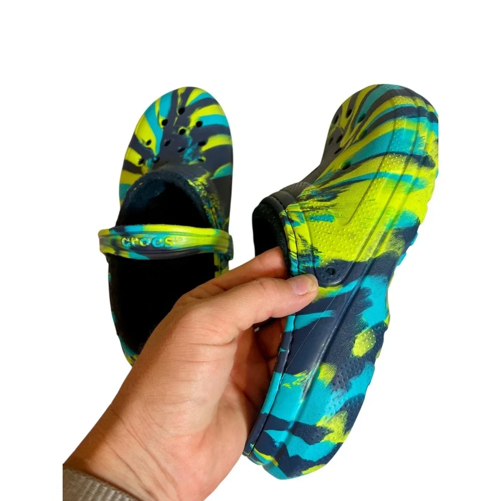 Crocs Marbled Clogs Kids Fleece Lined Size J6 Blue Tie Dye Slip‎ On